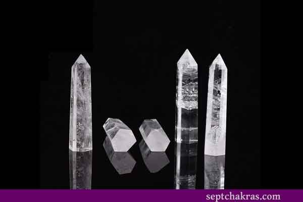 Propriétés du cristal de roche, pierre de tous les chakras